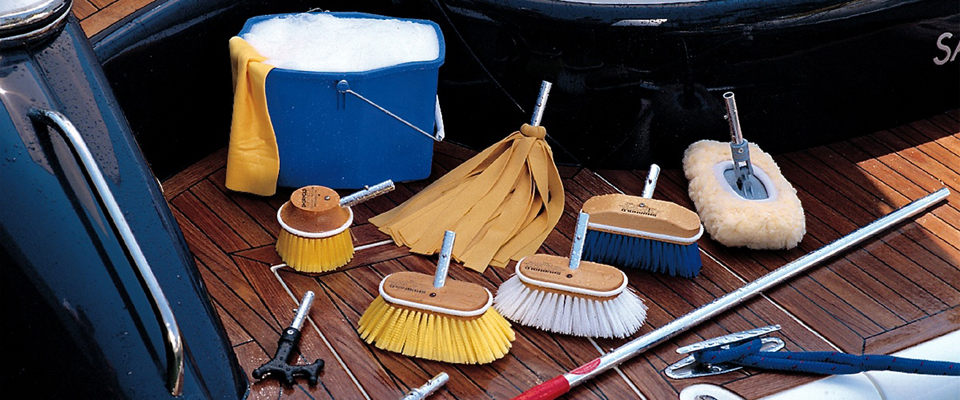 boats cleaning Ibiza